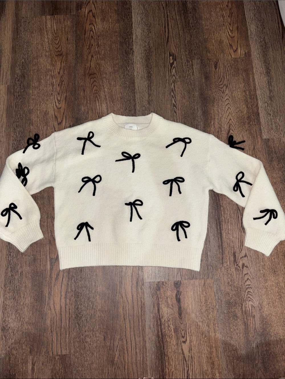 Luna Ivy Cream Bow Appliqué Sweater - Women size  XS